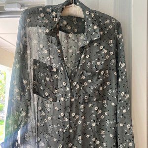 Cloth & Stone gray flowered blouse; excellent condition